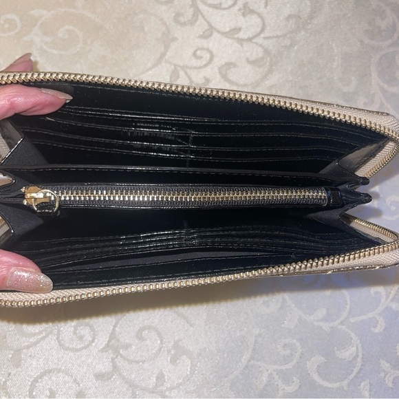 Victoria’s Secret Gold Metallic Accordion Wallet NWT - Picture 12 of 12
